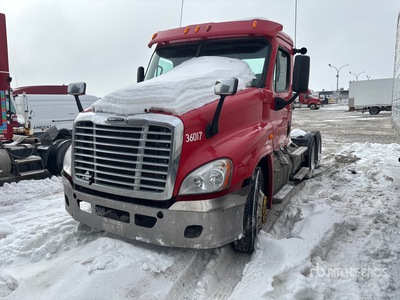 2014 Freightliner Cascadia Ciągnik siodłowy T/A z kabiną dzienną (Inoperable)