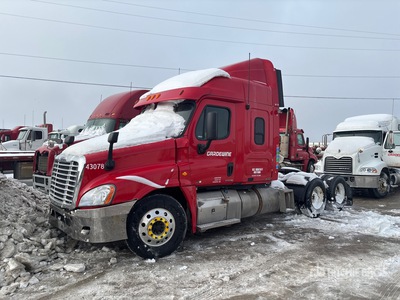 2011 Freightliner Cascadia 6x4 Ciągnik siodłowy T/A z kabiną sypialną (Inoperable)