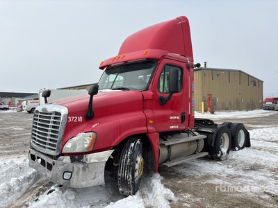 2009 Freightliner Cascadia 6x4 Ciągnik siodłowy T/A z kabiną dzienną (Inoperable)