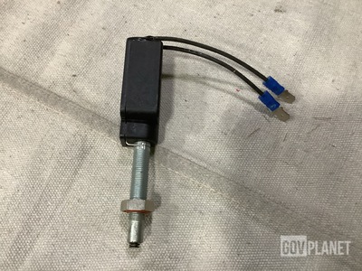 (68) Detroit Diesel 1022351 Push Switches