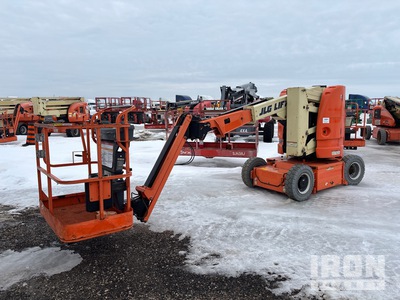2014 JLG E300AJP 2WD Electric رافعة بذراع