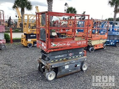 2015 Skyjack SJIII 3219 Electric Scissor Lift