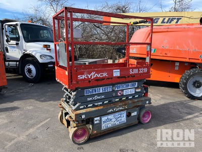 2018 Skyjack SJIII-3219 Electric Piattaforma aerea verticale