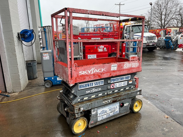 2018 Skyjack SJII-3219 Electric Scissor Lift