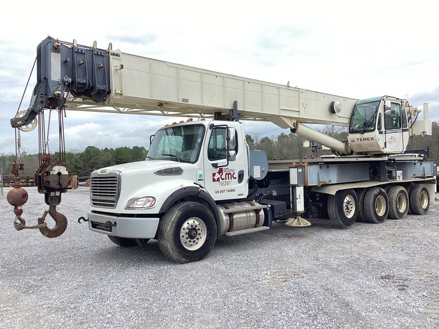 2012 Freightliner 60 ton Terex Crossover 6000 Hydraulic Truck Crane