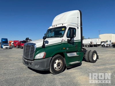 2016 Freightliner Cascadia 125 4x2 S/A Day Cab Truck Tractor