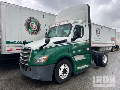 2017 Freightliner PT126DC 4x2 S/A Day Cab Truck Tractor