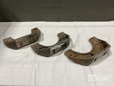 (16) Cat 204-3555 Engine Mount Brackets