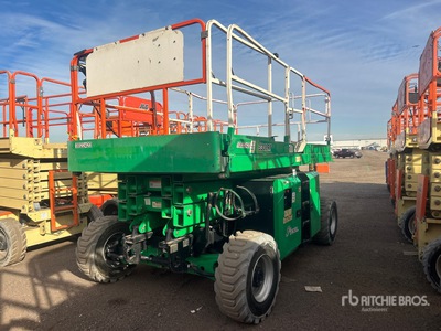 2017 JLG 330LRT 4x4 Dual Fuel Piattaforma aerea verticale