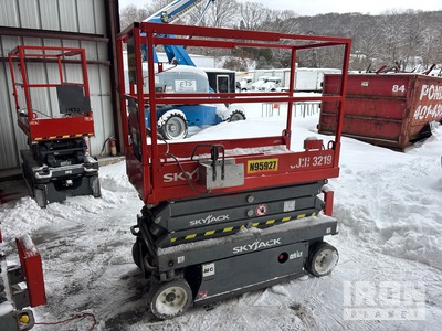 2016 Skyjack SJIII 3219 Electric Scissor Lift