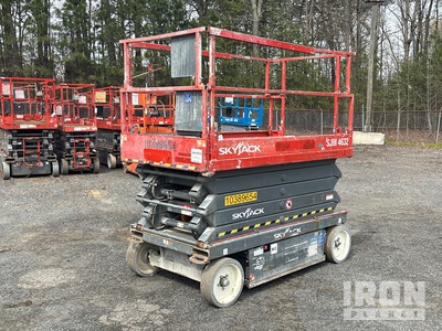 2015 Skyjack SJIII 4632 Electric Scissor Lift