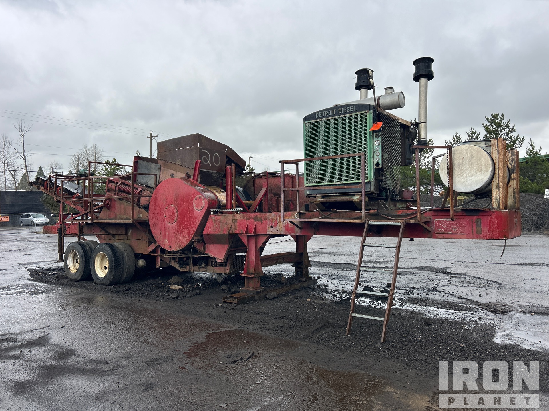 1960 Pioneer 5424 Portable Roll Crushing Plant in North Plains