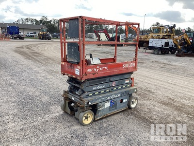 2015 Skyjack SJIII 3219 Electric Scissor Lift