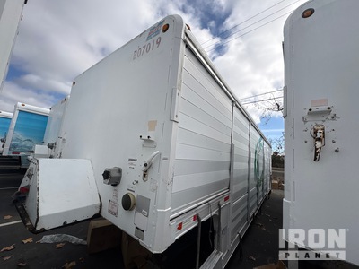 2007 Mickey 14 Bay S/A Beverage Trailer