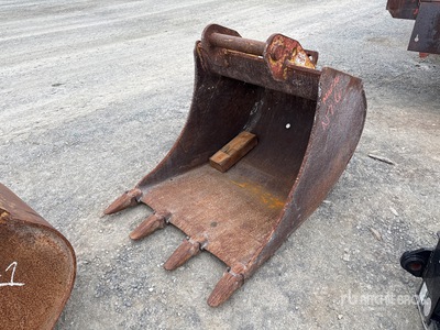 38 in Digging Excavator Bucket