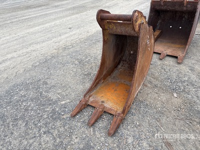 24 in Digging Excavator Bucket