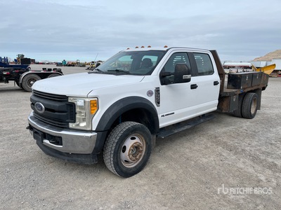 2017 Ford F-550 XL 4x4 Crew Cab شاحنة مسطحة