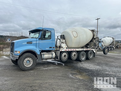 2007 Volvo BHD104F 12x4 Mixer Truck