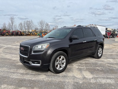 2013 GMC Acadia 2WD を見 SUV