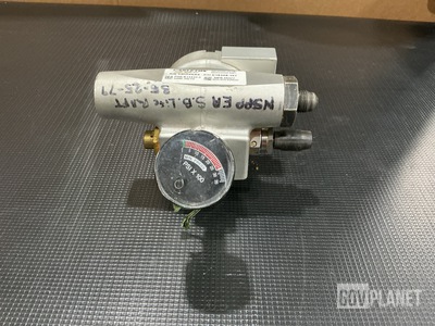 Carleton Technologies D18308-107 Fluid Pressure Regulating Valve