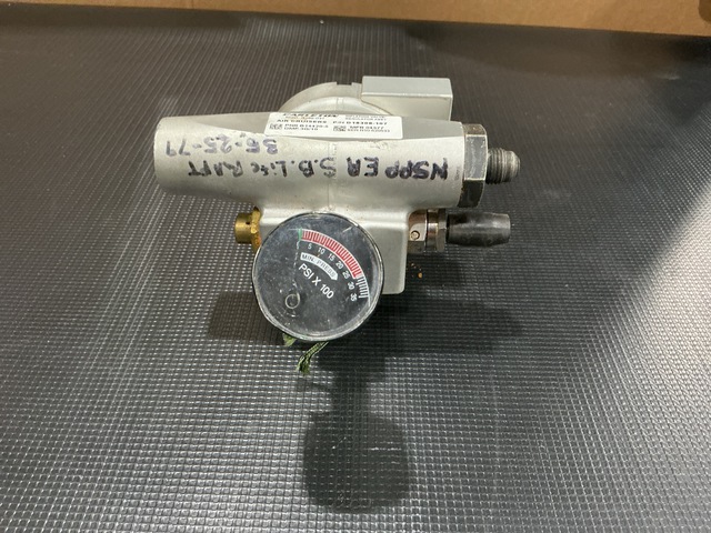 Carleton Technologies D18308-107 Fluid Pressure Regulating Valve