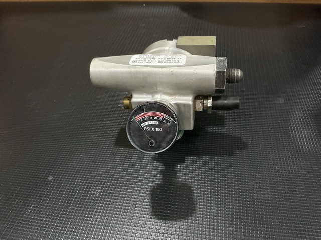 Carleton Technologies D18308-107 Fluid Pressure Regulating Valve