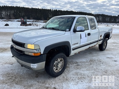 2002 Chevrolet Silverado 2500HD LS 4x4 Extended Cab Pickup