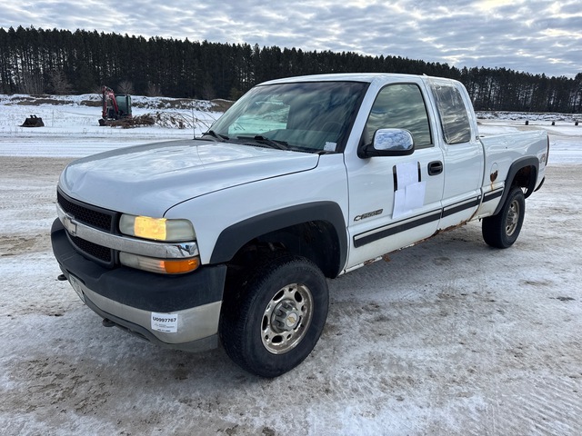 2002 Chevrolet Silverado 2500HD LS 4x4 Extended Cab Pickup 2002 Chevrolet Silverado 2500HD LS 4x4 Extended Cab Pickup