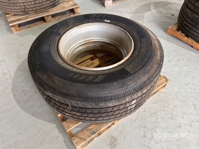 (1) 385/65R22.5 Tyre & (1) Räder