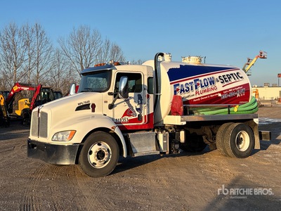 2012 Kenworth T270 4x2 Vakuumtankwägen