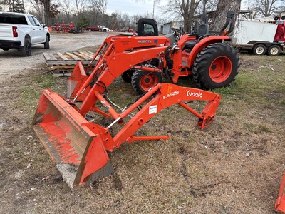 2021 Kubota LA525 Front Loader Attachment (Inoperable)