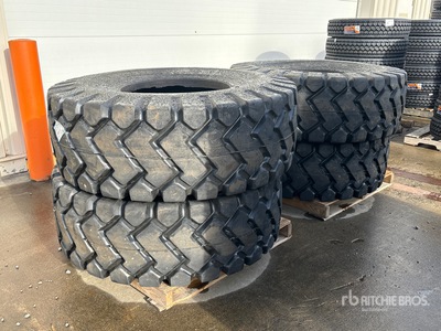 Quantity of (4) Bedrock 20.5x25 Neumáticos (Unused)