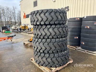 Quantity of (4) Bedrock 20.5x25 Neumáticos (Unused)