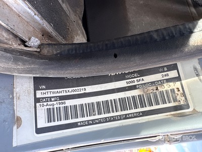 1999 International Paystar 5000 6x4 Mixer Truck