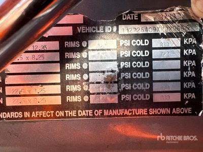 1999 Mack RDS90S 6x4 Mixer Truck