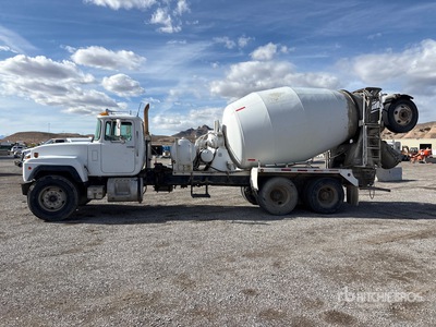 1999 Mack RDS90S 6x4 Mixer Truck