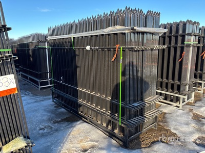 Quantity of 9 ft x 6 ft Fencing