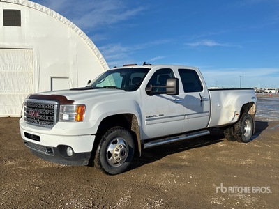 2012 GMC Sierra 3500HD Denali 4x4 Crew Cab Pickup