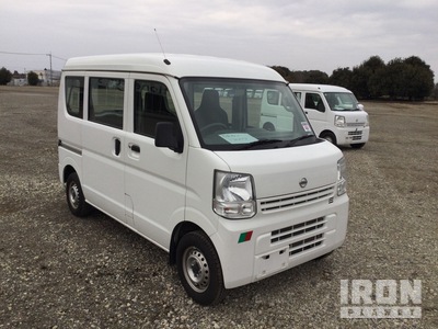 2016 年 Nissan CLIPPER Minivan
