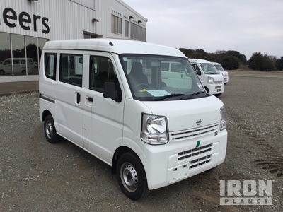 2015 年 Nissan CLIPPER Minivan