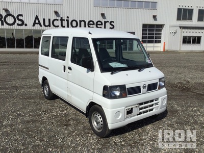 2010 年 Nissan CLIPPER Minivan