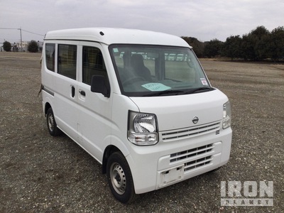 2015 年 Nissan CLIPPER Minivan