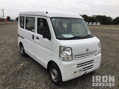 2015 年 Nissan CLIPPER Minivan