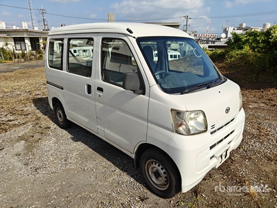 2017 年 Nissan CLIPPER Minivan