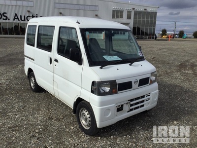 2011 年 Nissan CLIPPER Minivan