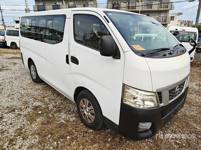 2015 年 Nissan CARAVAN Passenger Van