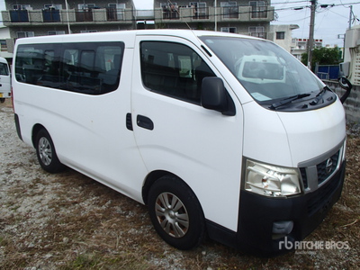 2015 年 Nissan CARAVAN Passenger Van