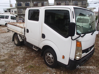 2012 Nissan ATLAS 自動車