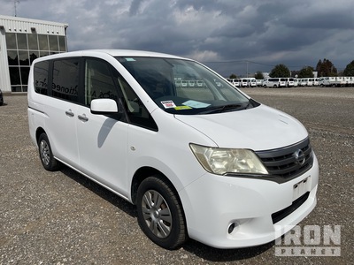 2013 Nissan SERENA Minivan