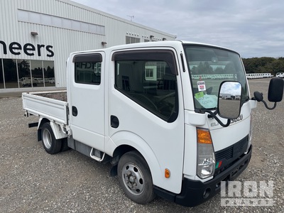 2017 Isuzu ELF Automovil